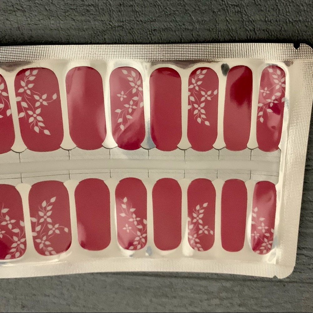 Lovely Hello - New in package Nail Strip
